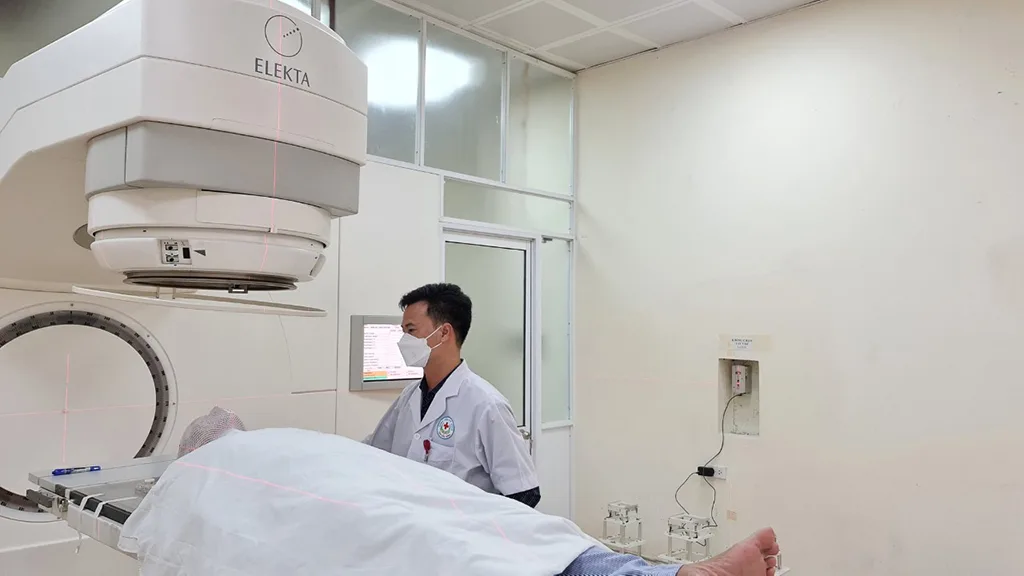 Xạ trị ung thư máu sống được bao lâu